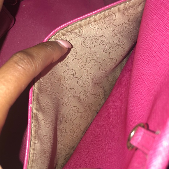 Micheal Kors Tote Bag - Picture 6 of 7